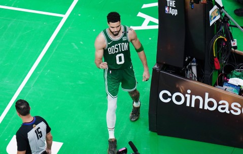 爱游戏-塔图姆迎来十赛季高光表现，TL球迷沸腾！的简单介绍